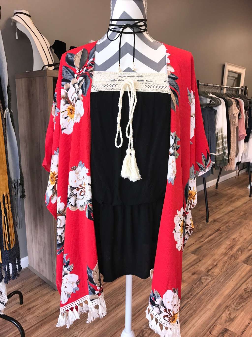Adorned Accessories Boutique | 31 Main St, Hellertown, PA 18055 | Phone: (610) 573-4466