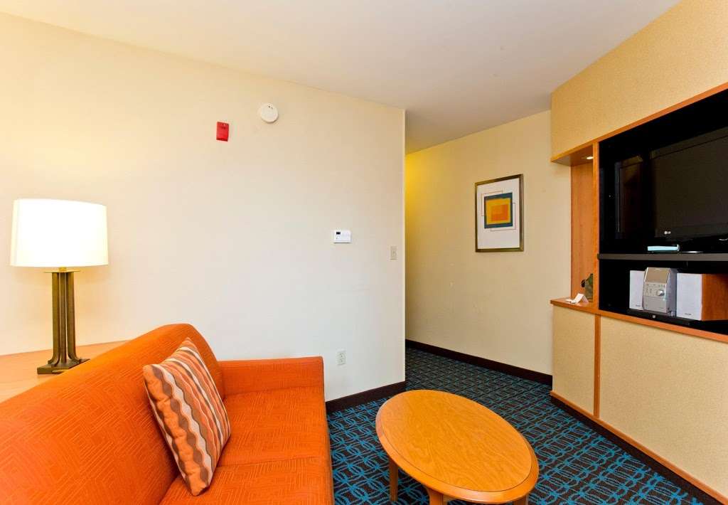 Fairfield Inn & Suites by Marriott Winchester | 250 Front Royal Pike, Winchester, VA 22602, USA | Phone: (540) 665-8881