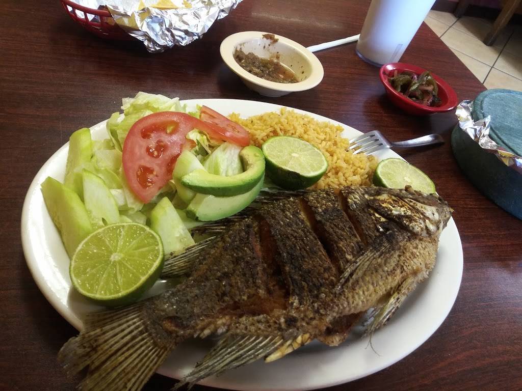 El Zarandeado | 6500 Central Ave SE, Albuquerque, NM 87108, USA | Phone: (505) 266-0143