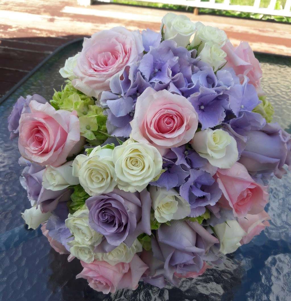 OMalleys Floral Expressions | 23 Chestnut Ave, Burlington, MA 01803, USA | Phone: (781) 718-7229