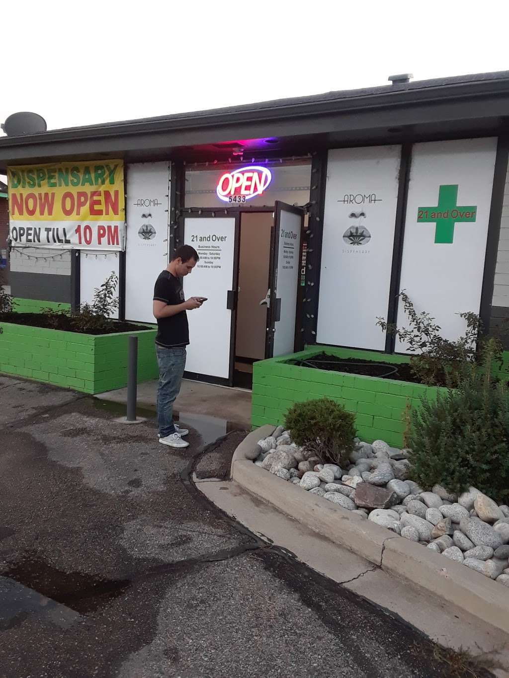 Aroma Dispensary | 5433 Quebec St, Commerce City, CO 80022, USA | Phone: (303) 286-0420