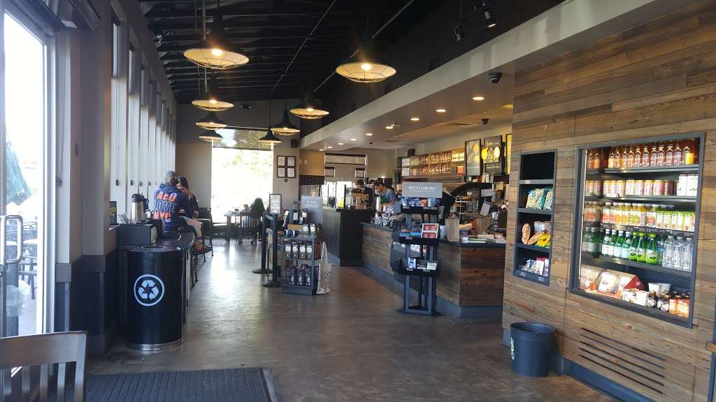 Starbucks | 310 S Palm Ave, Santa Paula, CA 93060, USA | Phone: (805) 525-8082