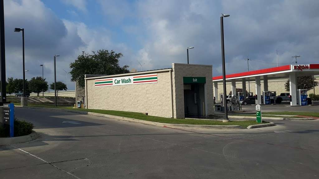 Exxon | 942 Kitty Hawk Rd, Universal City, TX 78148 | Phone: (210) 566-6113