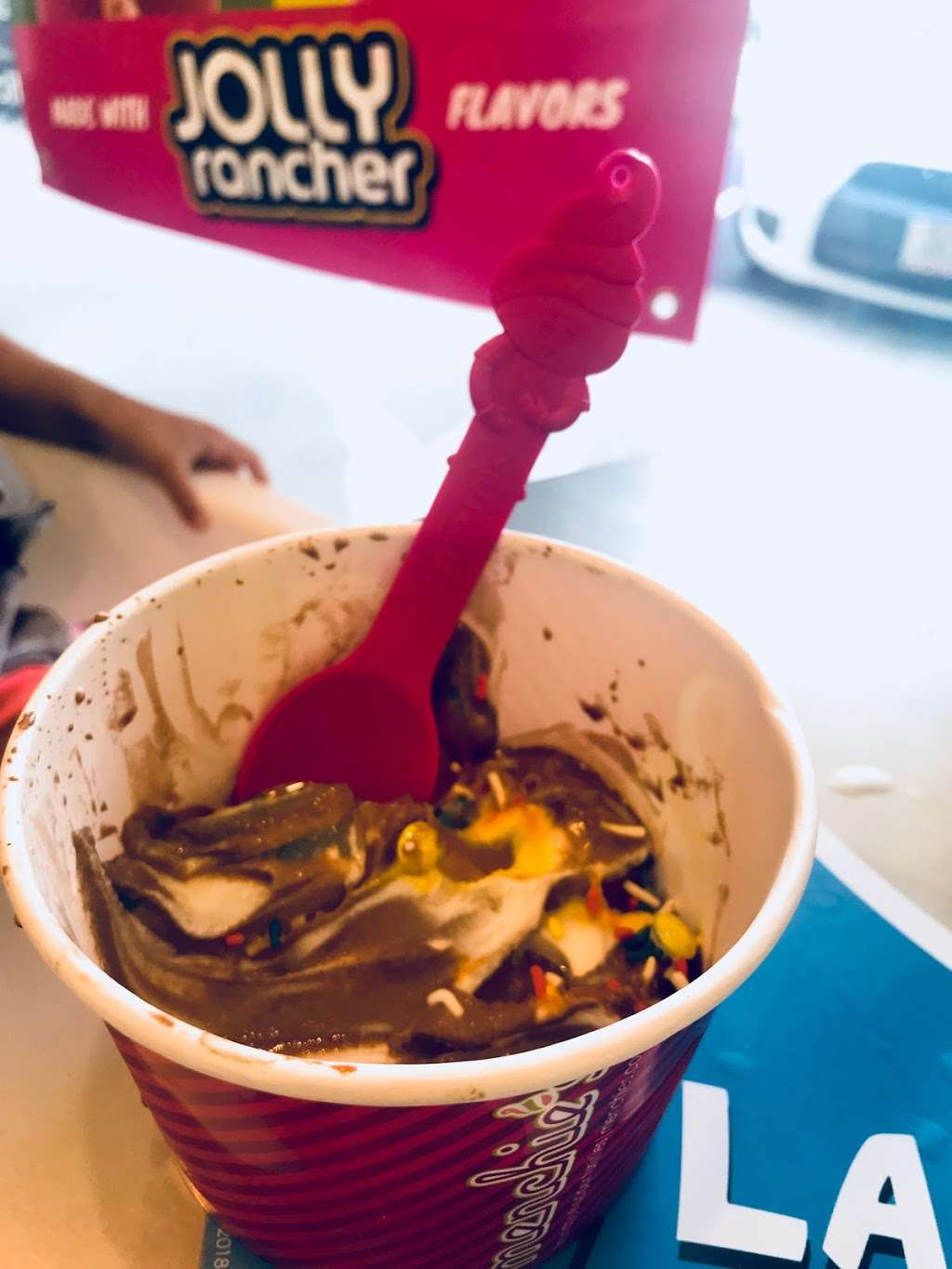 Menchies Frozen Yogurt | 691 W Edgar Rd, Linden, NJ 07036 | Phone: (908) 583-6222