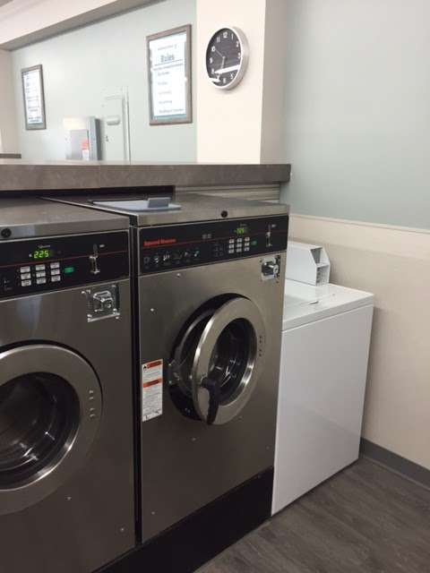 Coast Coin Laundry | 107 Santa Isabel Ave, Costa Mesa, CA 92672 | Phone: (949) 612-8306