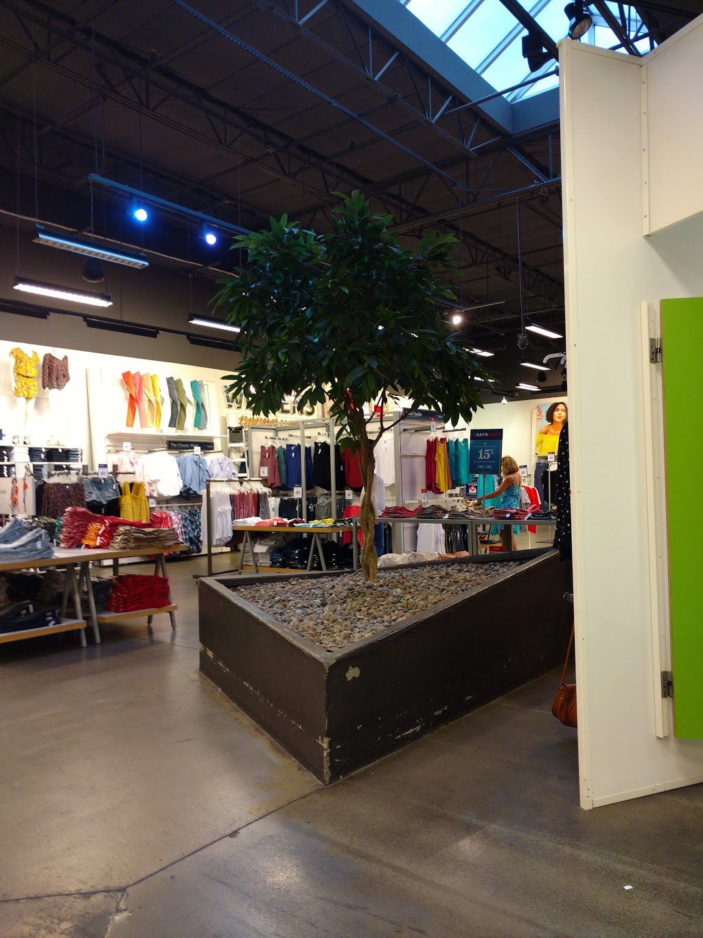 Old Navy - with Curbside Pickup | 1985 W Craig Rd, North Las Vegas, NV 89032, USA | Phone: (702) 399-1895 Old Navy - with Curbside Pickup | 1985 W Craig Rd, North Las Vegas, NV 89032, USA | Phone: (702) 399-1895