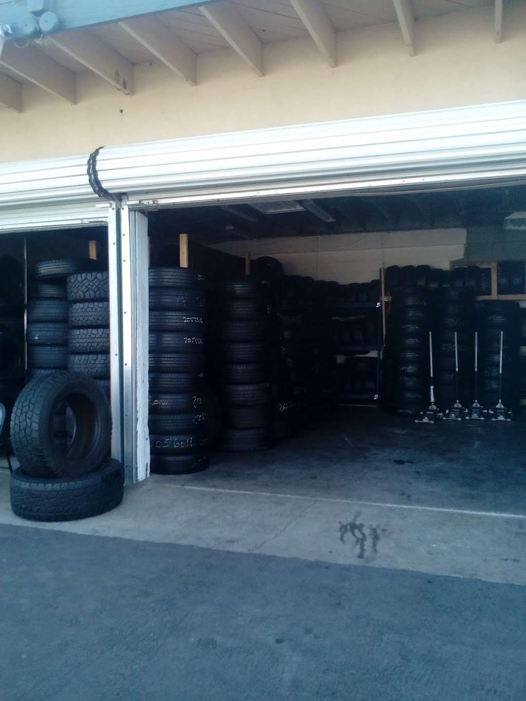 Gerrys Tires | 34557 Yucaipa Blvd d, Yucaipa, CA 92399, USA | Phone: (951) 350-2201