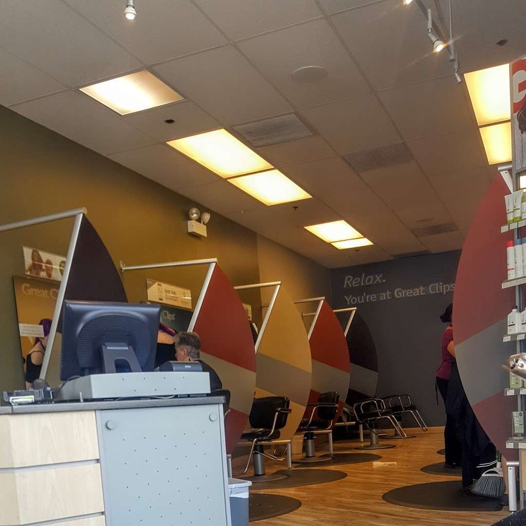 Great Clips | 3125 S Ashland Ave, Chicago, IL 60608, USA | Phone: (773) 696-9555