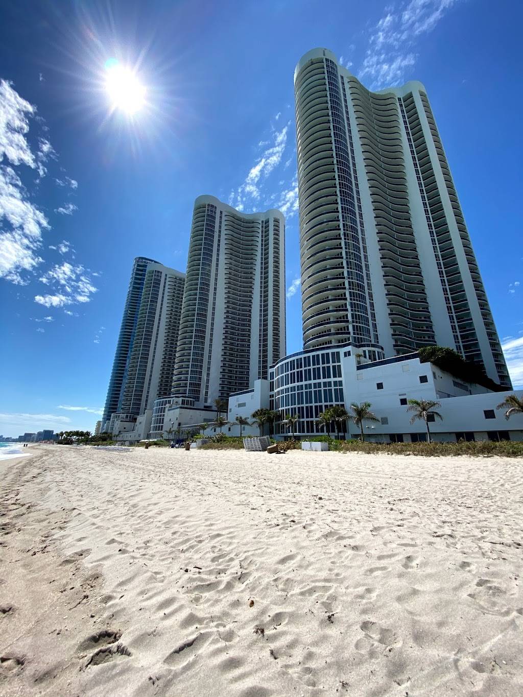 pizza delivery to trump tower sunny isles