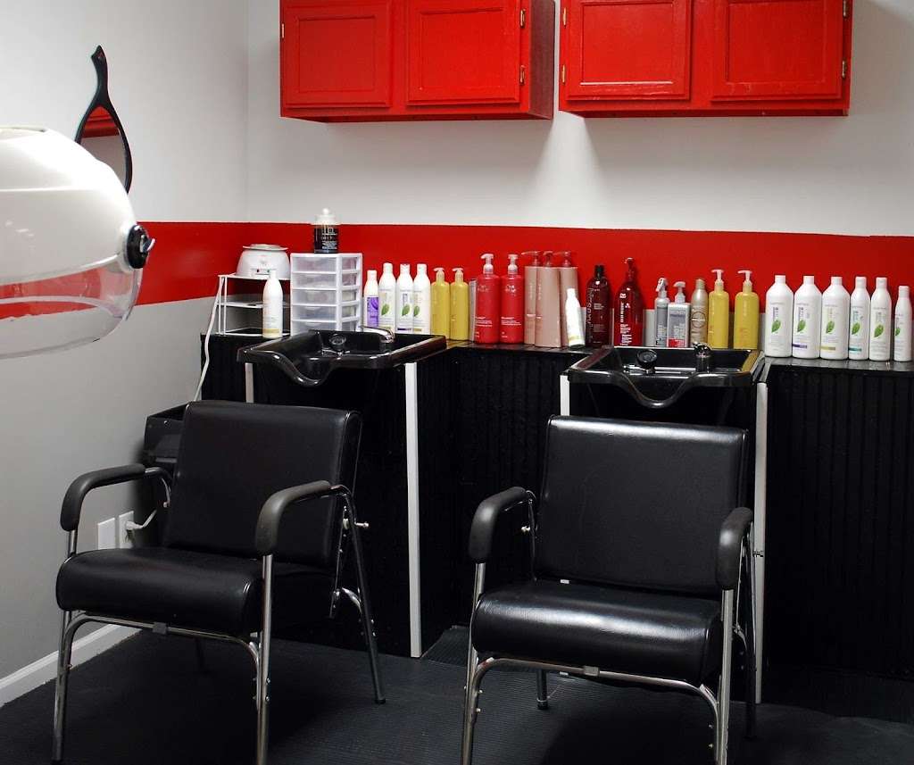 Manhattan Hair Design | 3003 Lafayette St, St Joseph, MO 64507, USA | Phone: (816) 749-4077