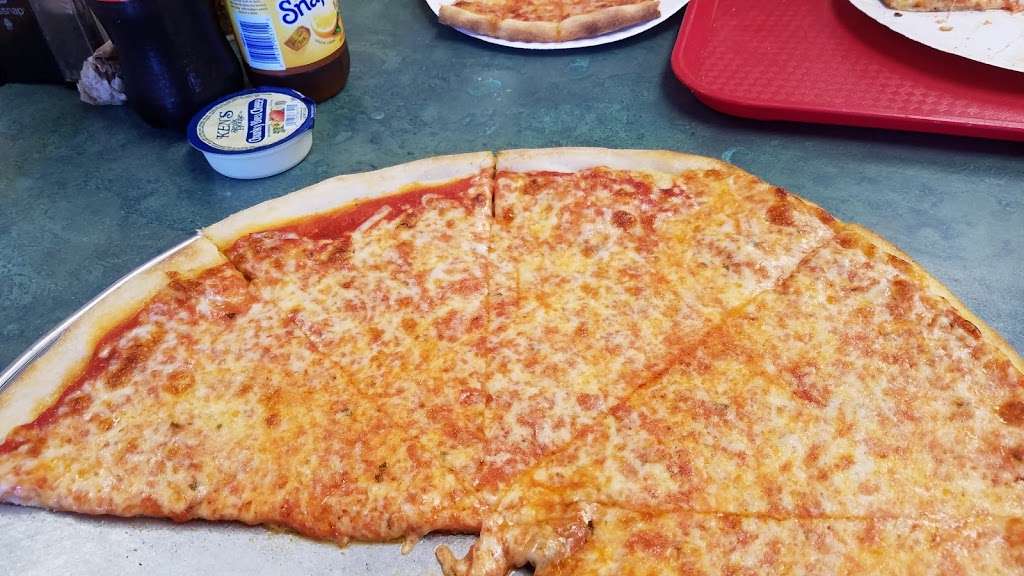 Luigi Pizza | 20515 35th Ave, Flushing, NY 11361, USA | Phone: (718) 423-5400