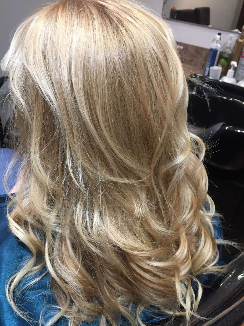 Tammy Muzrall Hair Stylist | 8025 151st St, Overland Park, KS 66223, USA | Phone: (913) 558-9969