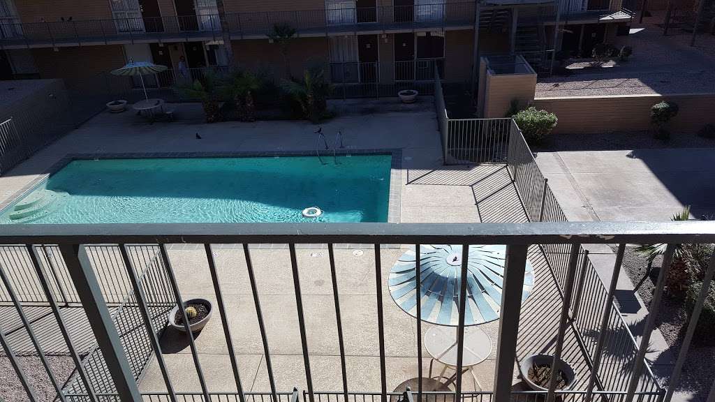 Coconut Grove Apartments | 2030 W Indian School Rd, Phoenix, AZ 85015, USA | Phone: (602) 264-1354