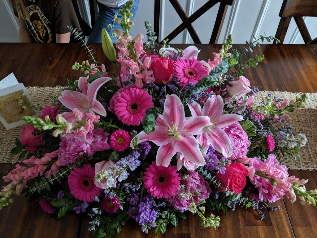 Eastwicks Florist | 1708 Bridgeboro Rd, Beverly, NJ 08010, USA | Phone: (609) 877-8285