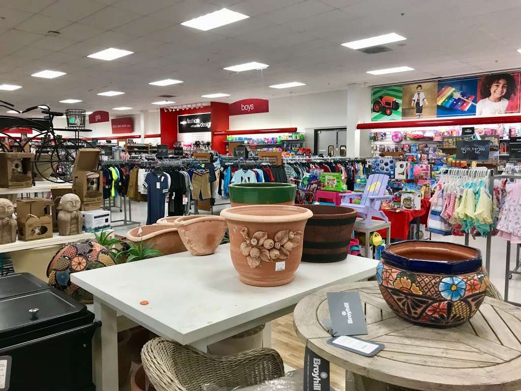 T.J. Maxx & HomeGoods | 2817 Park Ave, Tustin, CA 92782, USA | Phone: (714) 258-8452