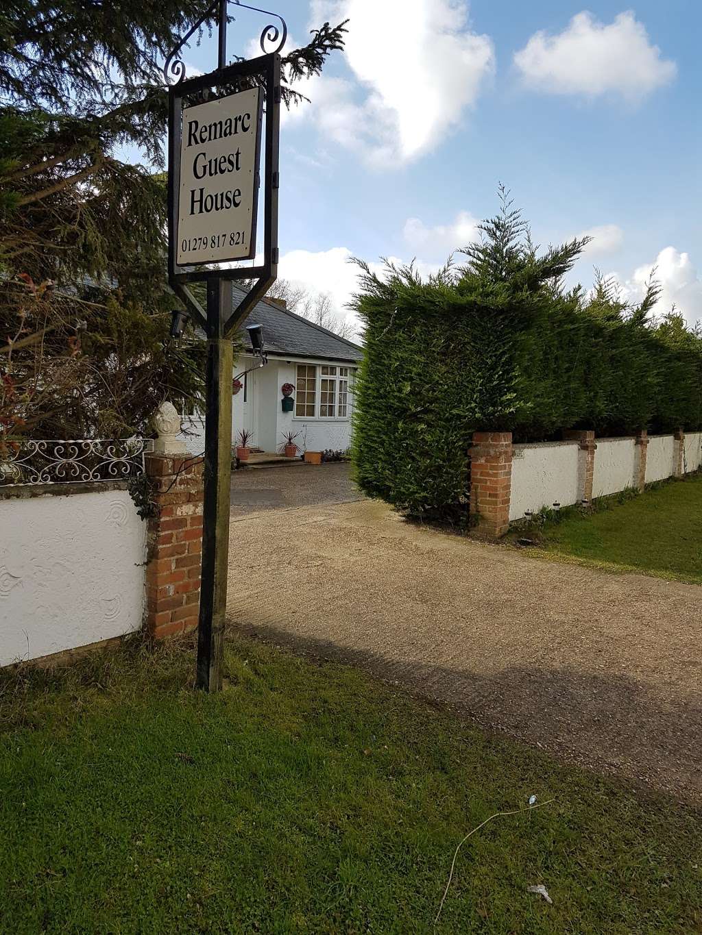 Remarc Guest House | Dunmow Rd, Takeley, Bishops Stortford CM22 6SP, UK | Phone: 01279 817821