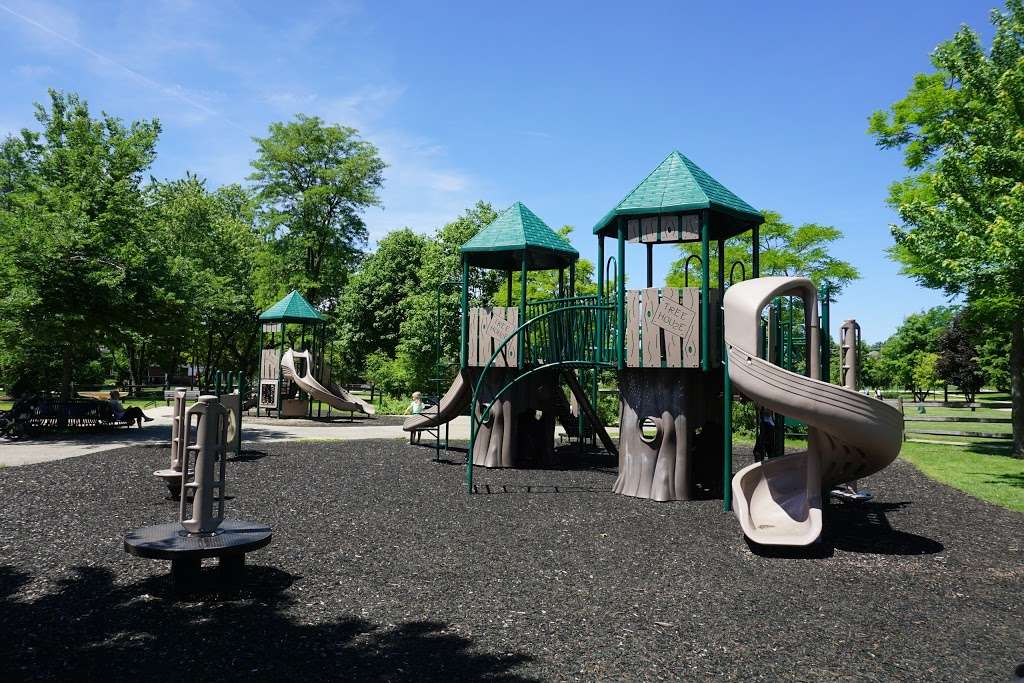 Crestview Park | Elmhurst, IL 60126, USA | Phone: (630) 993-8900