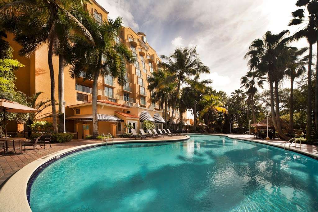 Embassy Suites by Hilton Miami International Airport | 3974 NW S River Dr, Miami, FL 33142 | Phone: (305) 634-5000