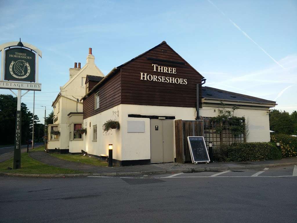 The Three Horseshoes | 612 Hatfield Rd, St Albans AL4 0HP, UK | Phone: 01727 851608