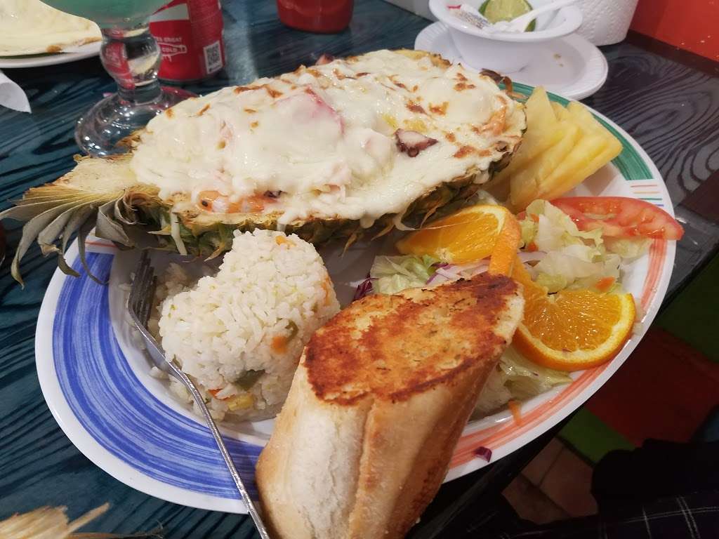 Las Islitas Mariscos Estilo Nayarit | 4610 Farm to Market 1960 Rd W P, Houston, TX 77069, USA | Phone: (281) 781-7336