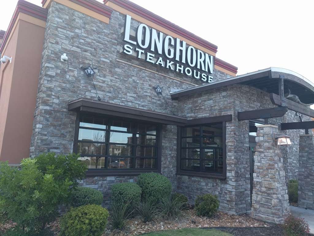 LongHorn Steakhouse | 6201 East Sam Houston Pkwy N, Houston, TX 77049, USA | Phone: (281) 436-1405