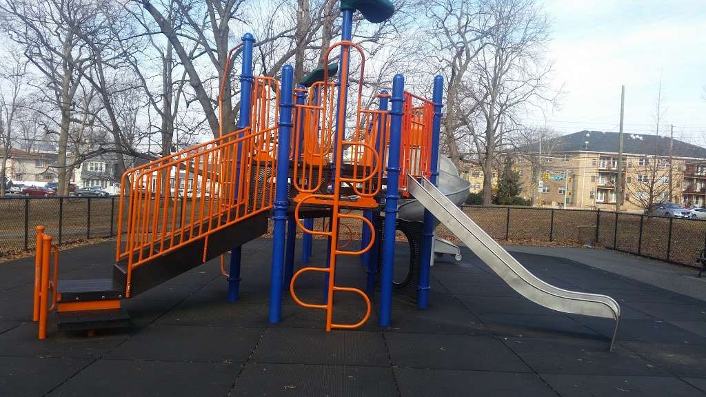 Clove Lakes Park | 3649, 1150 Clove Rd, Staten Island, NY 10301, USA | Phone: (718) 390-8000