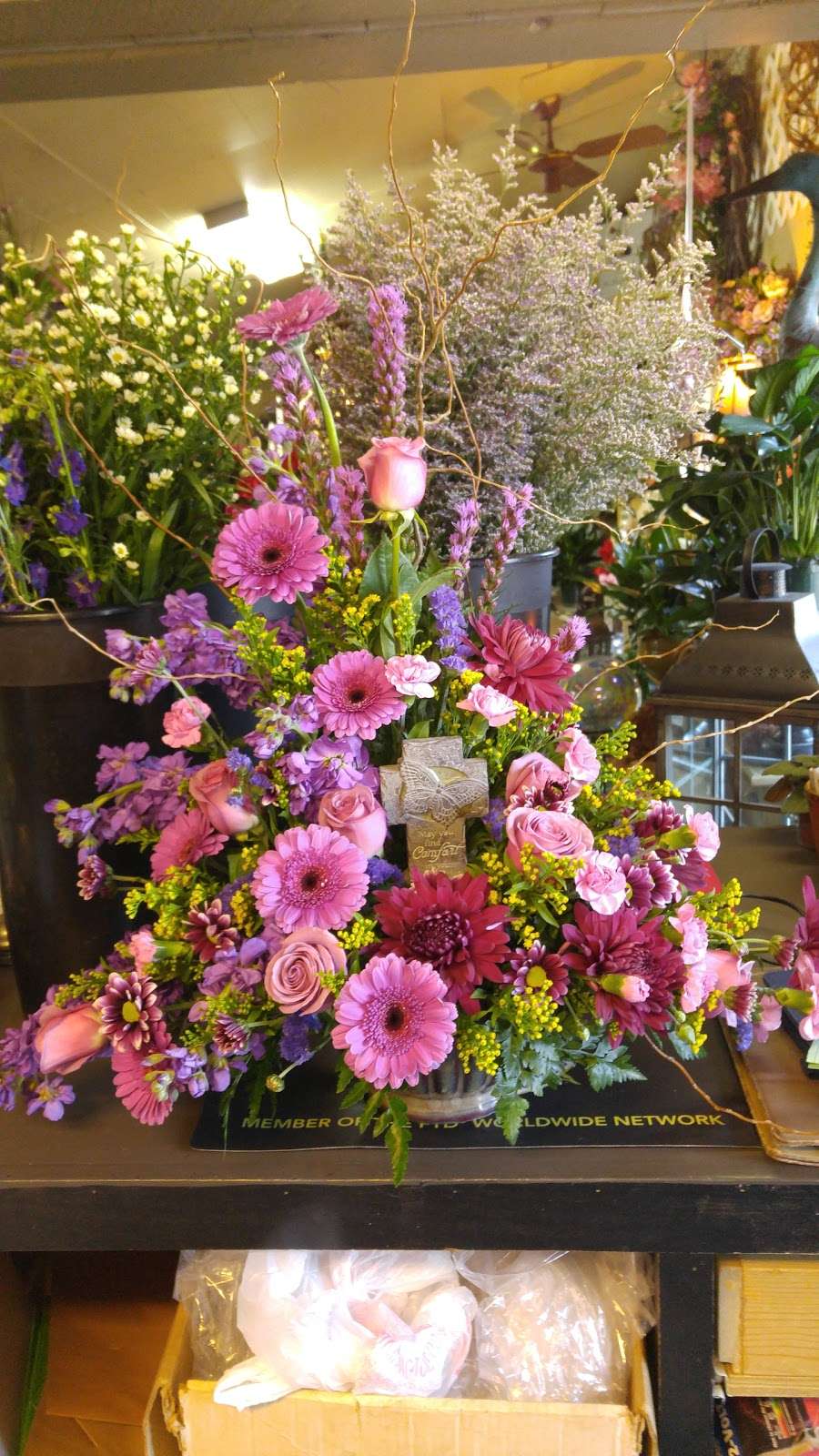 TG Designs - Hagerstown Flower Shop | 19231 Longmeadow Rd, Hagerstown, MD 21742, USA | Phone: (301) 766-9580