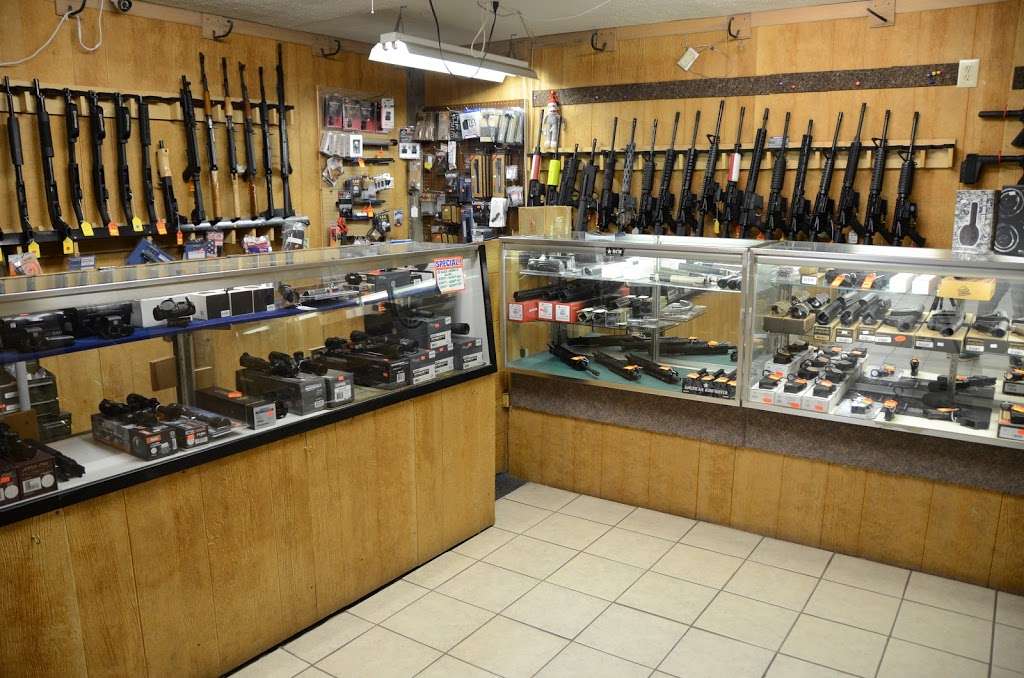 Bradis Guns | 6939 S Kentucky Ave, Camby, IN 46113 | Phone: (317) 856-8880