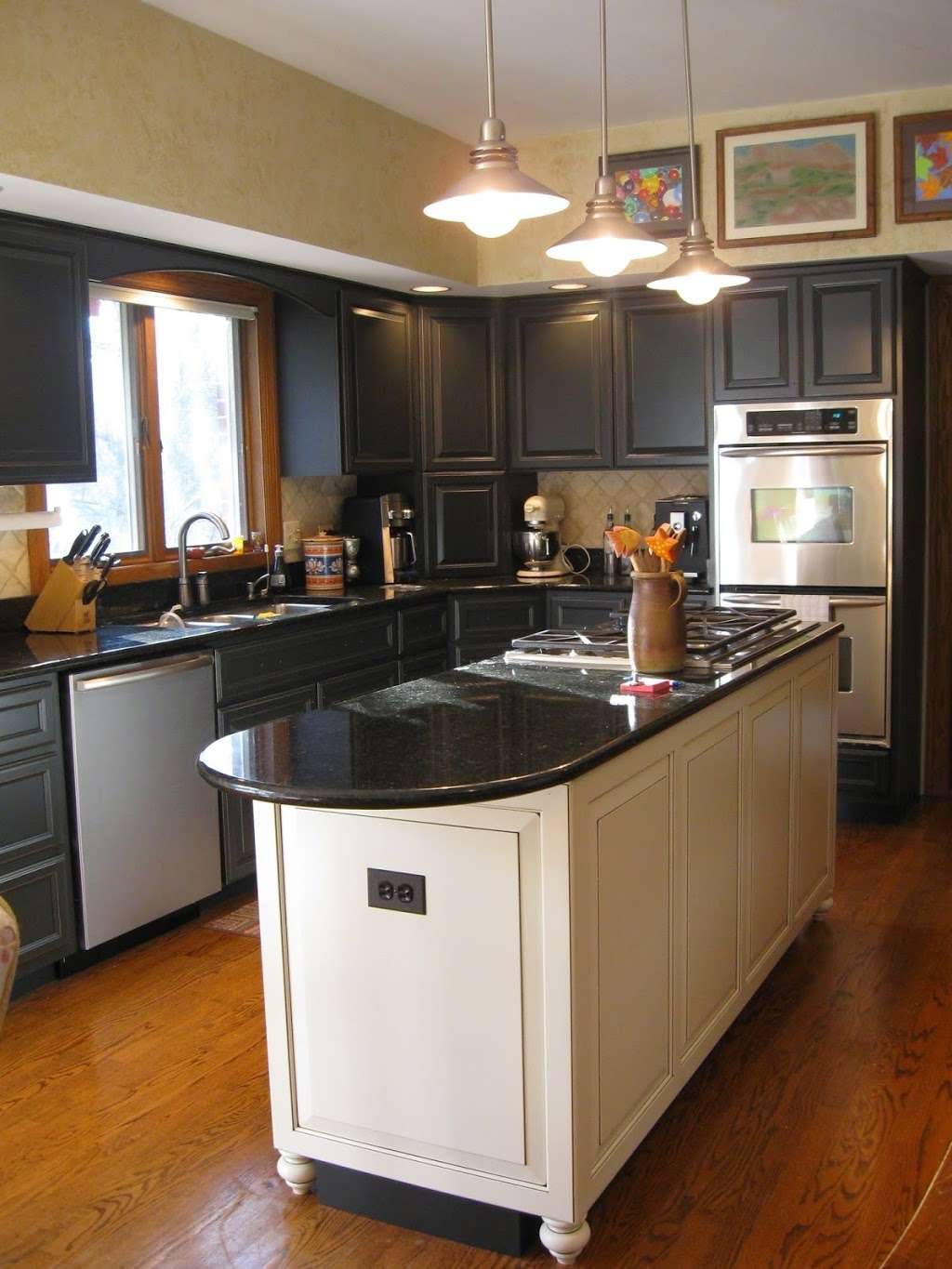 Kitchen Craftsman Cabinet Refacing by Element Kitchens | 110 Woodlawn St, Geneva, IL 60134, USA | Phone: (630) 337-9700