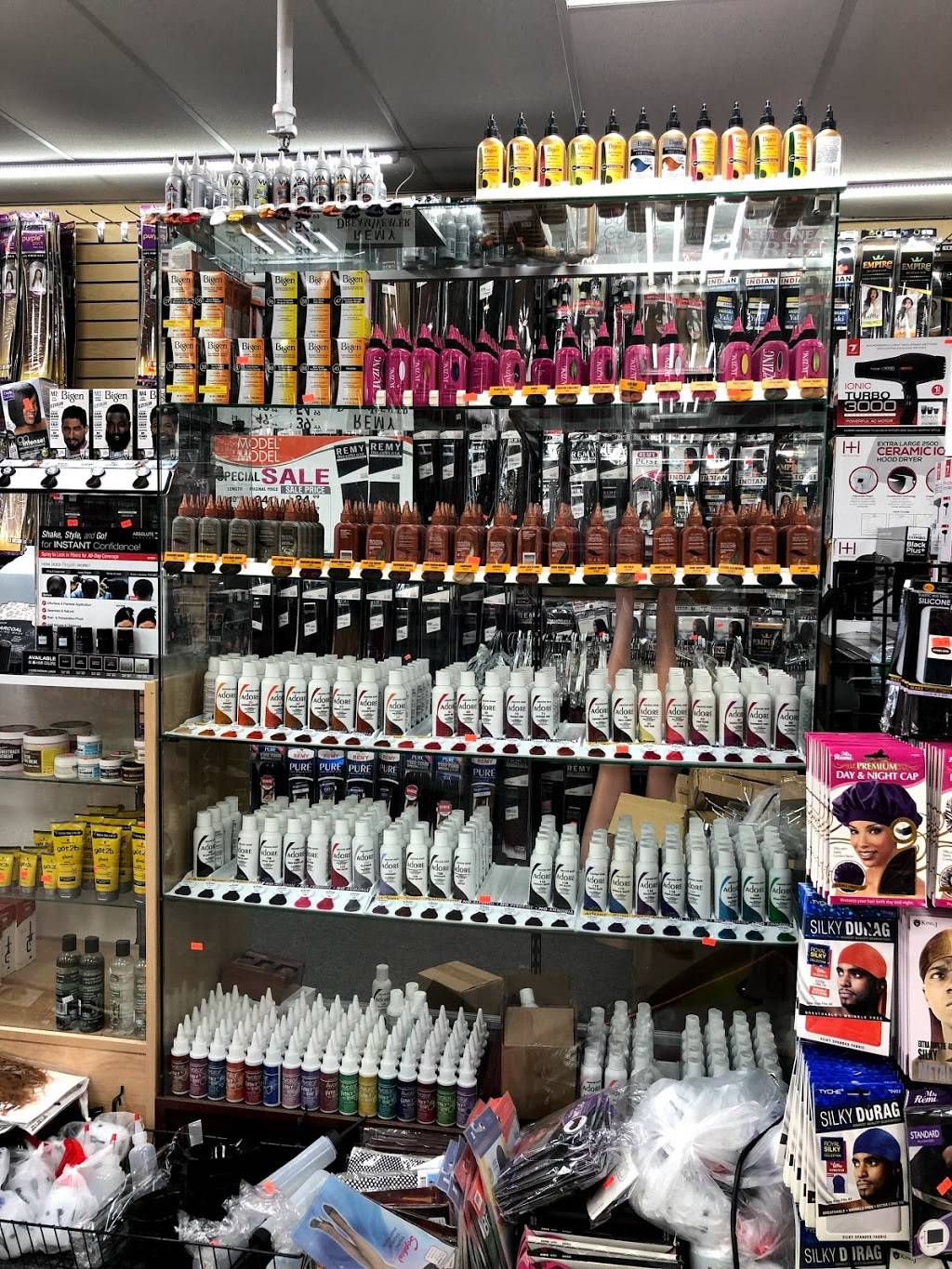 Queens Beauty Supply | 8370 Earhart Blvd, New Orleans, LA 70118, USA | Phone: (504) 866-4000