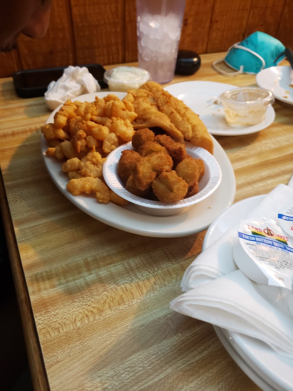 Mayflower Seafood Restaurant | 1625 W Market St, Smithfield, NC 27577, USA | Phone: (919) 989-1156