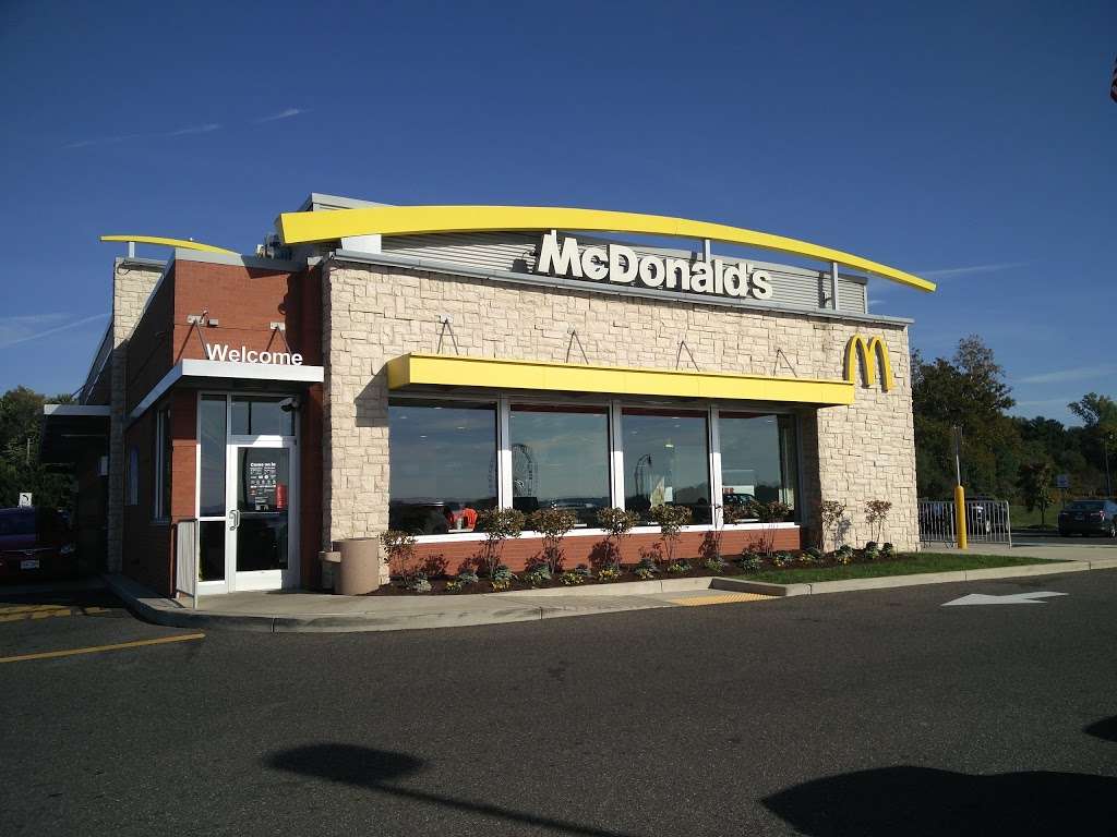 McDonalds | 121 North Cove Terrace, Oxon Hill, MD 20745, USA | Phone: (301) 567-1271