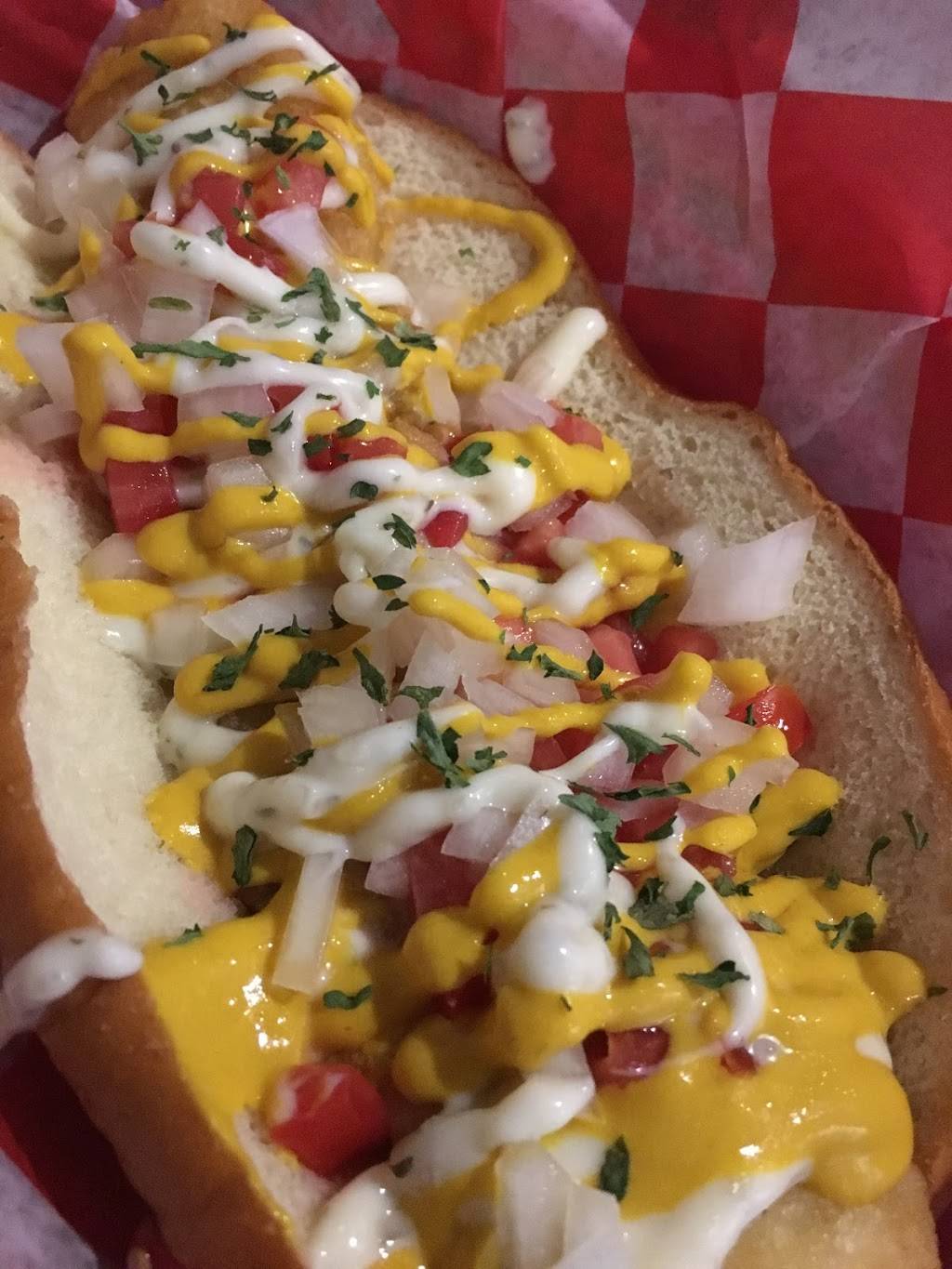 Doggone’s | 3301 W Armitage Ave, Chicago, IL 60647, USA | Phone: (773) 904-7713