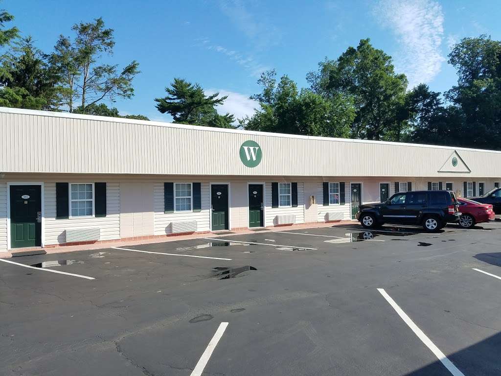 Whitman Motor Lodge | 295 E Jericho Turnpike, Huntington Station, NY 11746, USA | Phone: (631) 271-2800