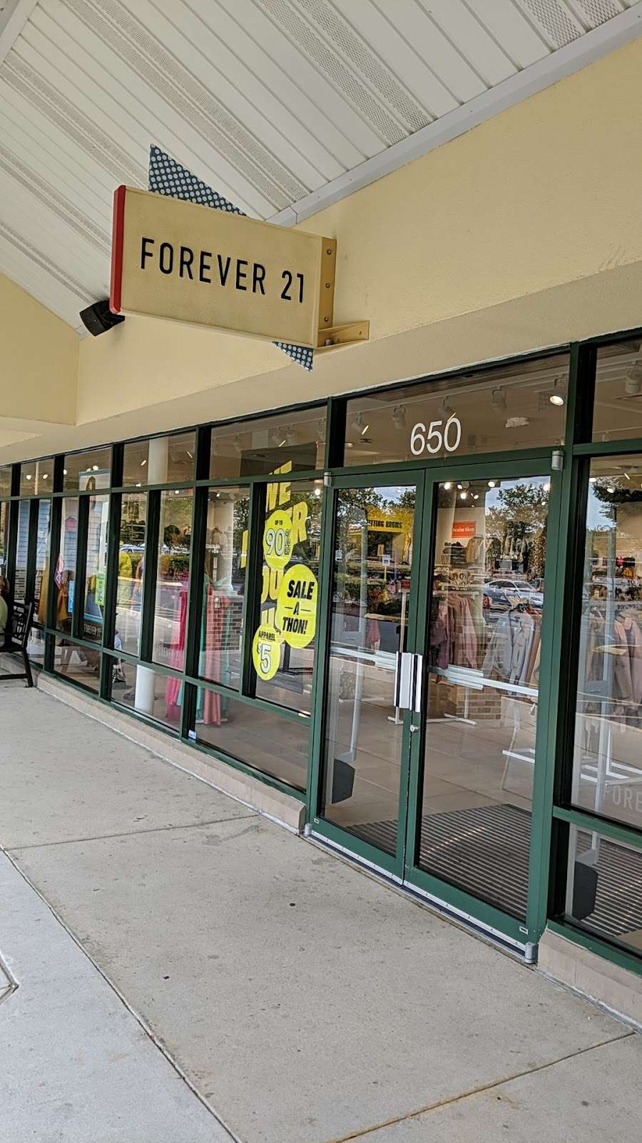 FOREVER 21 | 12741 Ocean Gateway, Ocean City, MD 21842, USA | Phone: (410) 390-6013