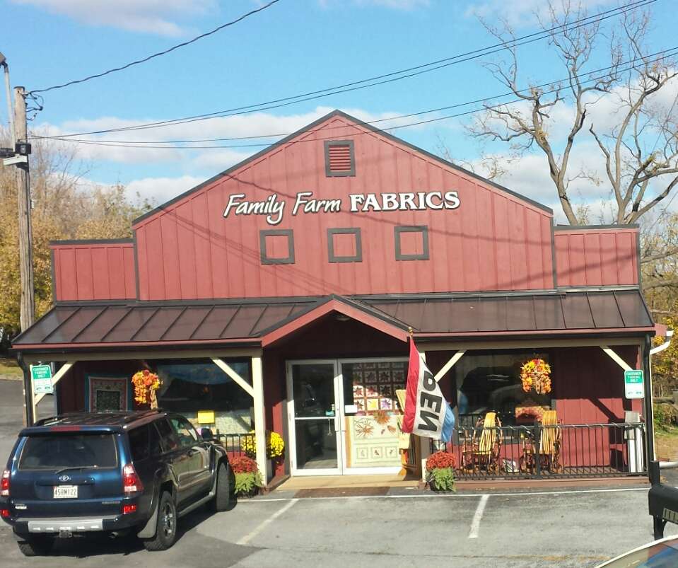 Family Farm Fabrics | 1121 E Main St, East Earl, PA 17519, USA | Phone: (717) 354-2086