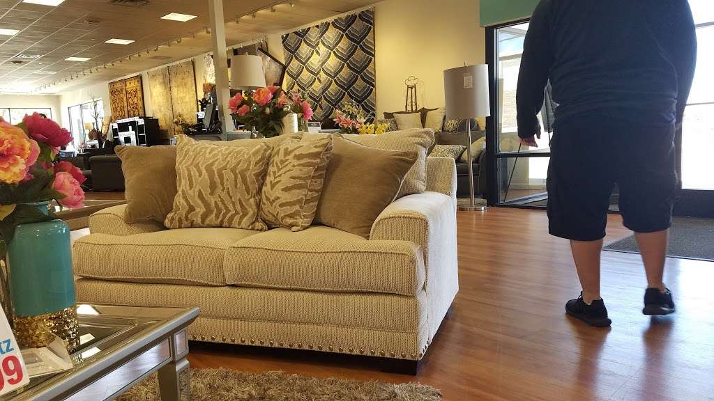 Bobs Discount Furniture | 1999 Broadhollow Rd, Farmingdale, NY 11735, USA | Phone: (631) 386-1020