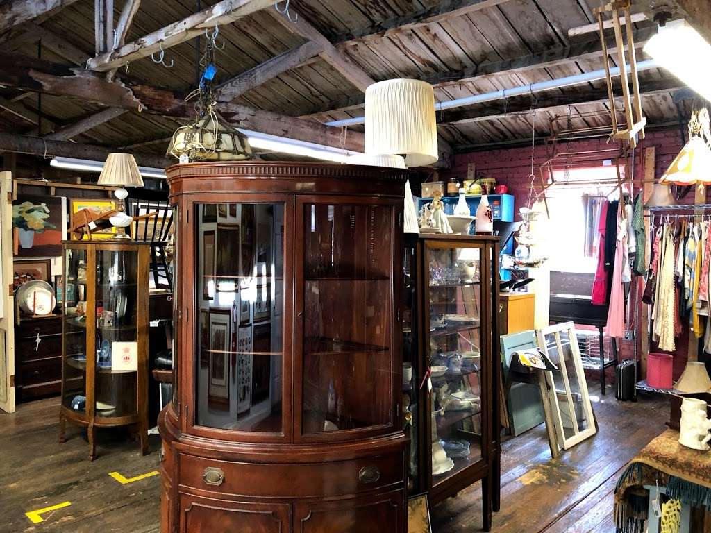 Seneca Cannery Antiques | 201 St John St # 2, Havre De Grace, MD 21078 | Phone: (410) 942-0701