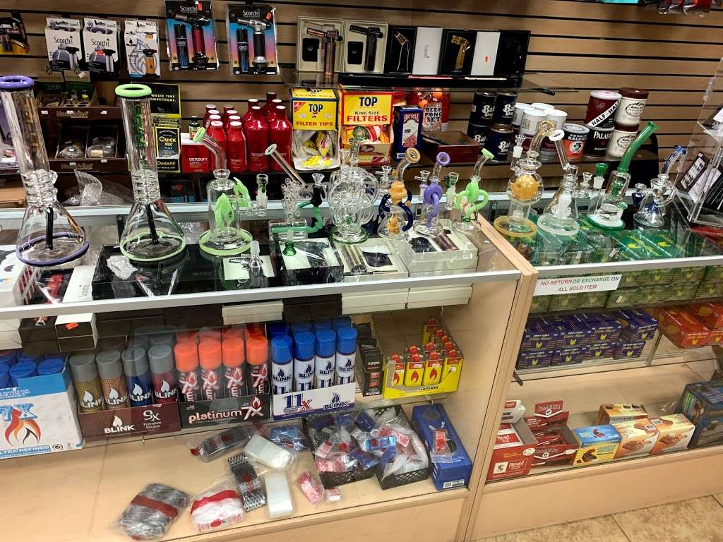 Murrieta Smoke Shop | 40525 California Oaks Rd, Murrieta, CA 92562, USA | Phone: (951) 445-4647