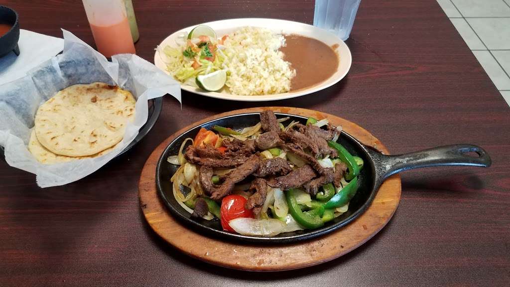 Rincon Latino Restaurant | 4740 Aldine Mail Rte Rd G, Houston, TX 77039 | Phone: (281) 372-0146