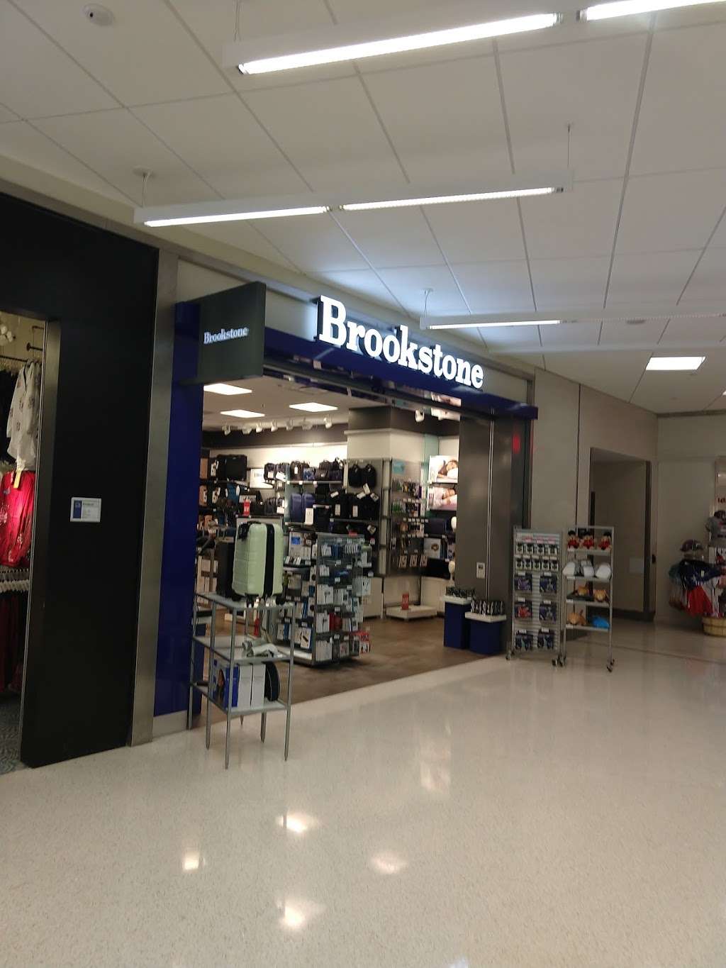 Brookstone | SR-5, Airport Blvd, Houston, TX 77061, USA