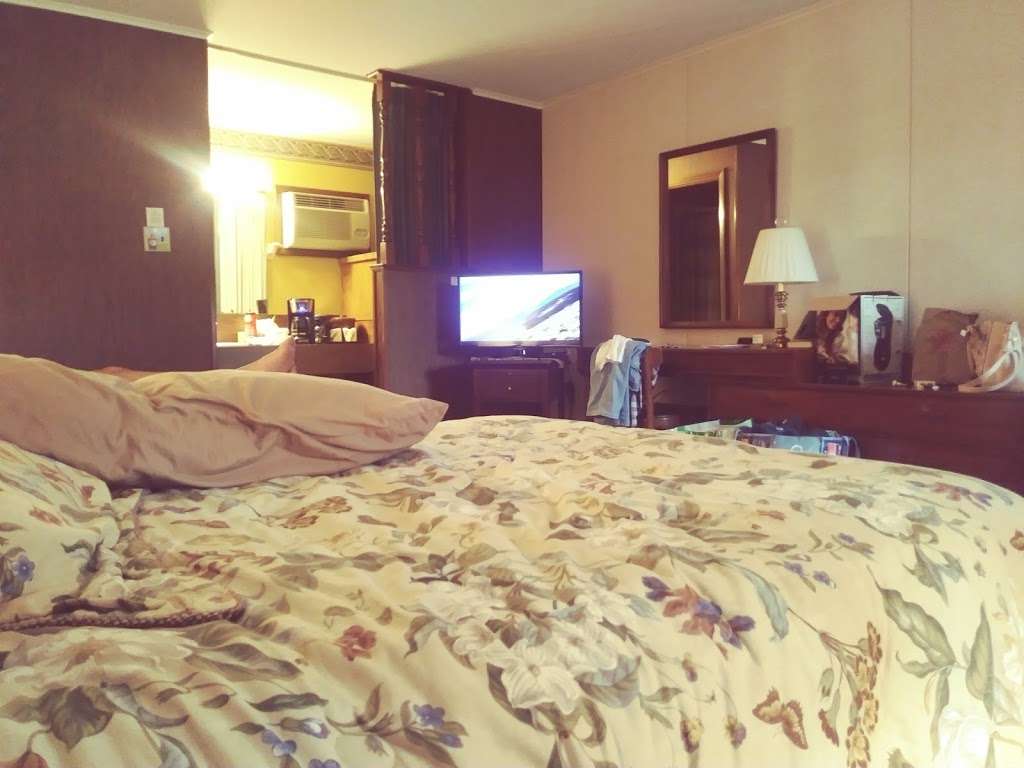 Quiet Haven Motel | 2556 Siegrist Rd, Ronks, PA 17572 | Phone: (717) 397-6231