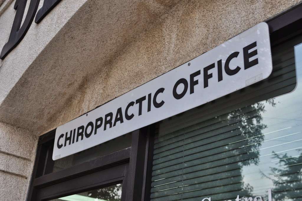 Central Chiropractic Clinic | 3200 La Crescenta Ave # A, Glendale, CA 91208, USA | Phone: (818) 236-2708