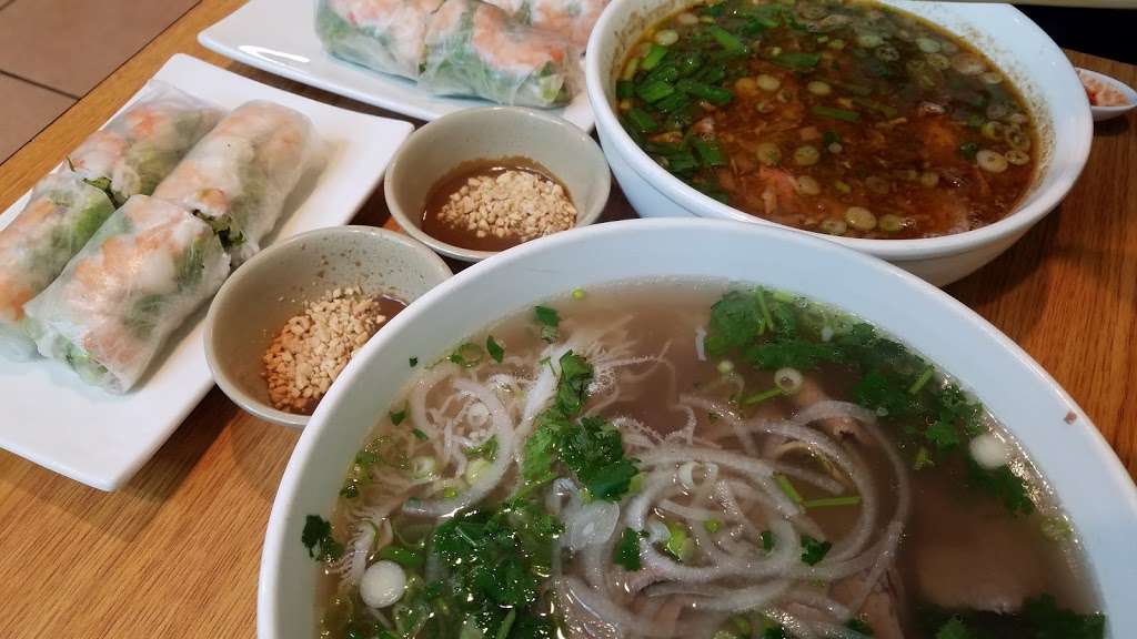 Saigon Noodle House | 1515 W 81st Ave, Merrillville, IN 46410, USA | Phone: (219) 769-8508