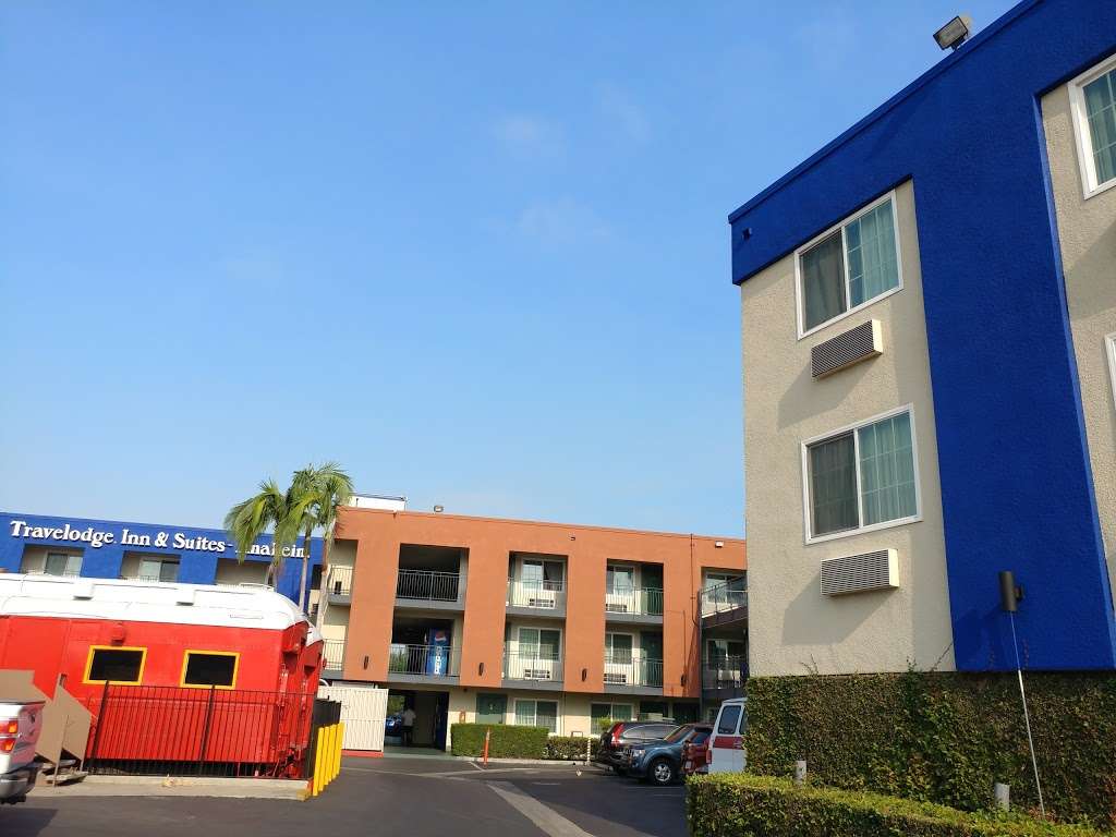 Travelodge Anaheim Inn and Suite | 1057 W Ball Rd, Anaheim, CA 92802, USA | Phone: (714) 774-7600