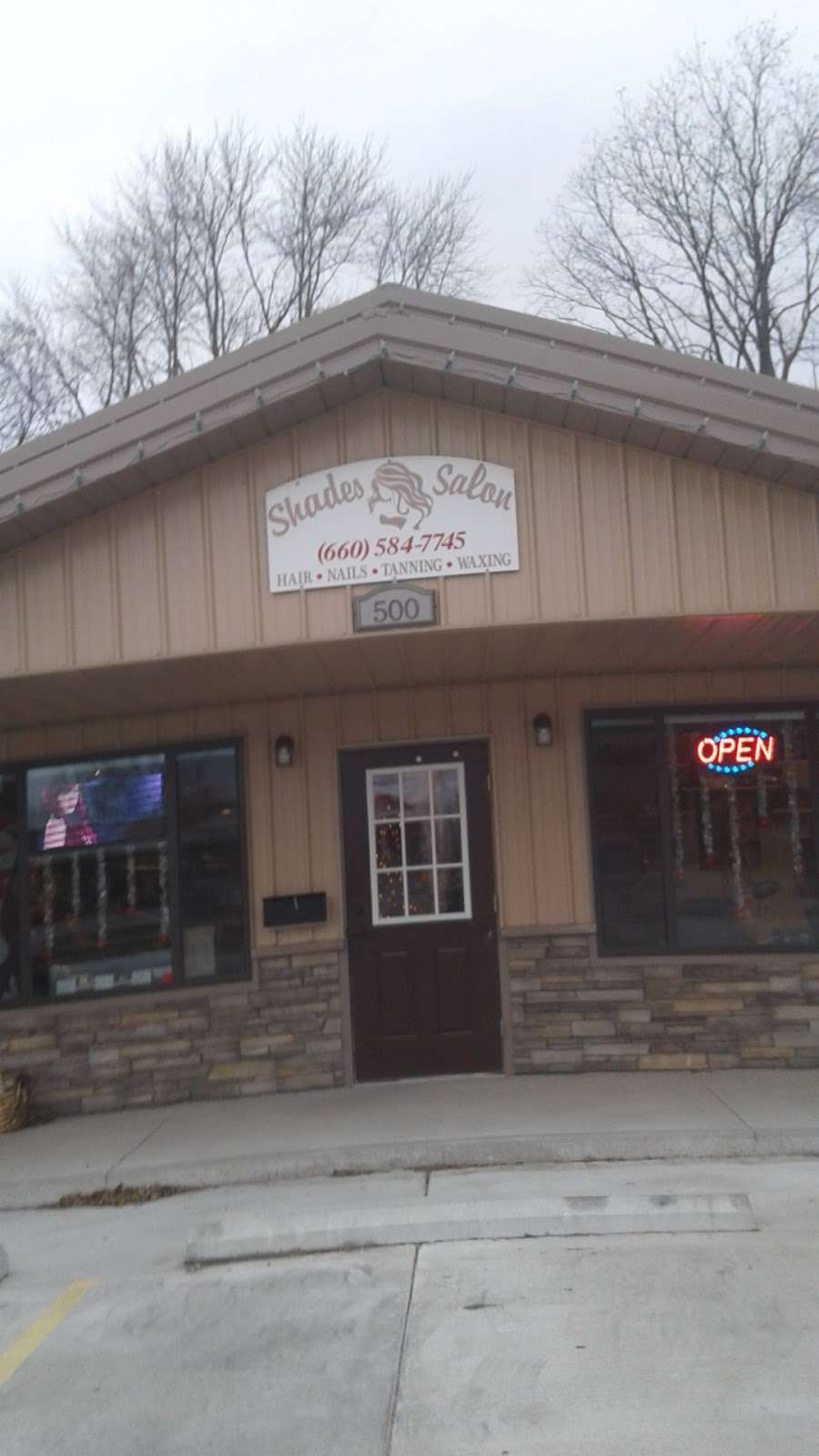 Shades Salon | 500 Fairground Ave, Higginsville, MO 64037, USA | Phone: (660) 584-7745