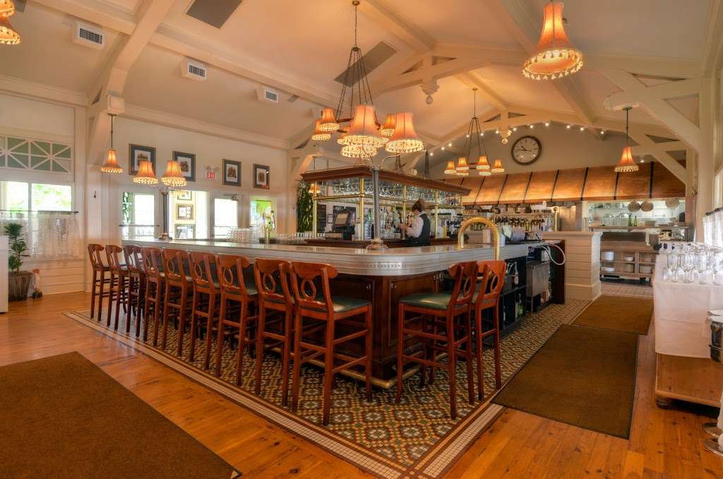 Bartolottas Lake Park Bistro | 3133 E Newberry Blvd, Milwaukee, WI 53211, USA | Phone: (414) 962-6300