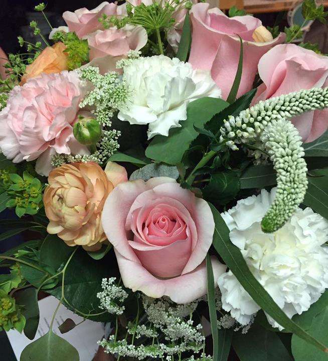 Prunellas Flower Shoppe | 7 Nippersink Blvd, Fox Lake, IL 60020 | Phone: (847) 973-2343