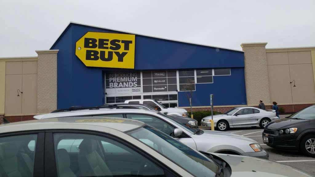 Best Buy - 1608 NW Chipman Rd, Lee's Summit, MO 64081