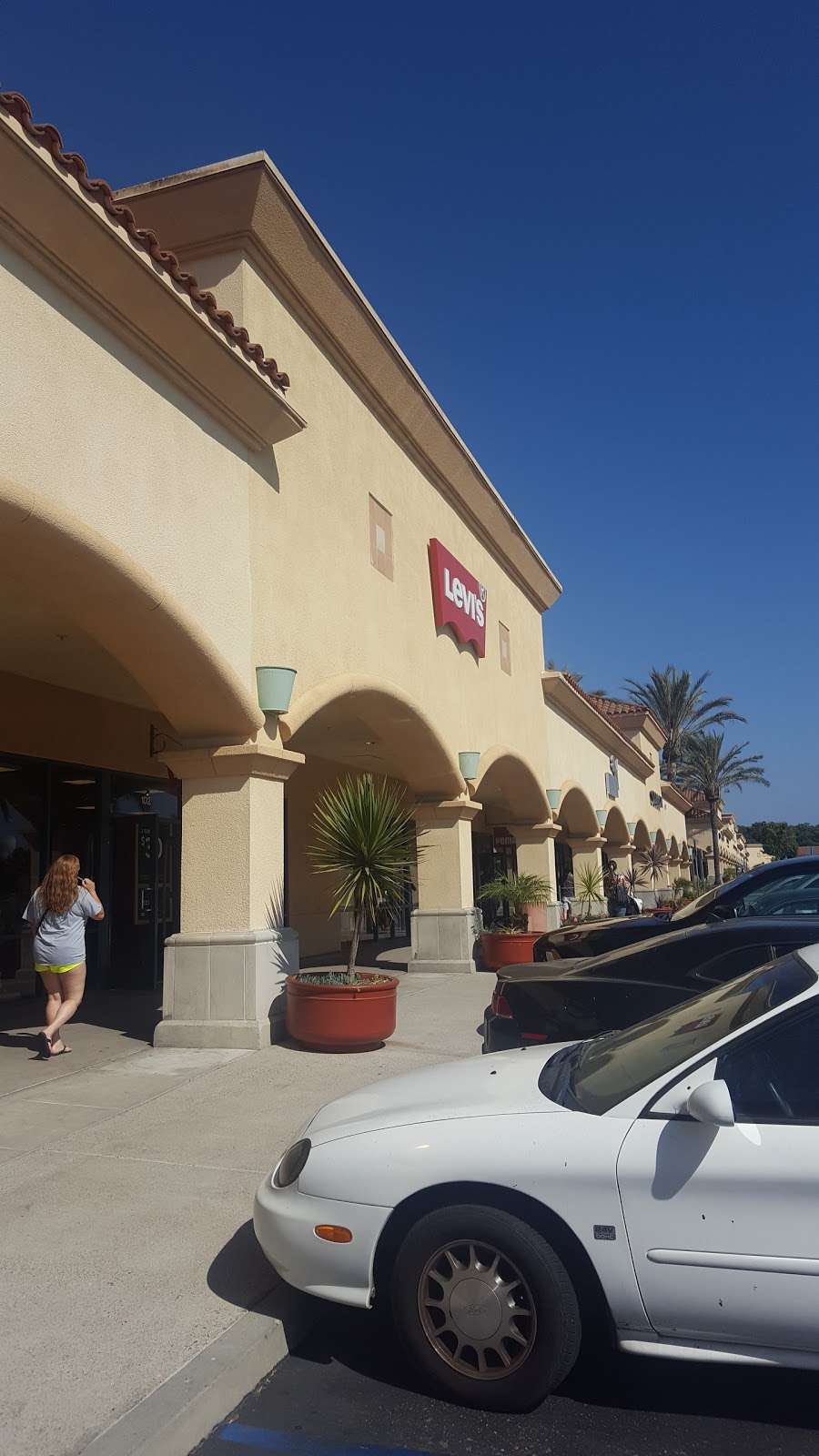 levi camarillo outlet